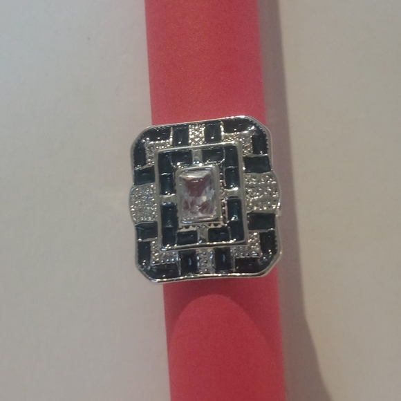 Elegant Blue and Silver Geometric Ring - Picture 11 of 12